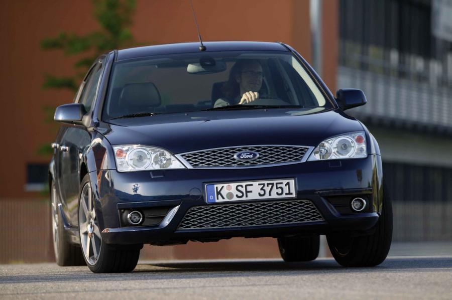  Ford Mondeo Titanium 2004 года  (фото 10 из 38)